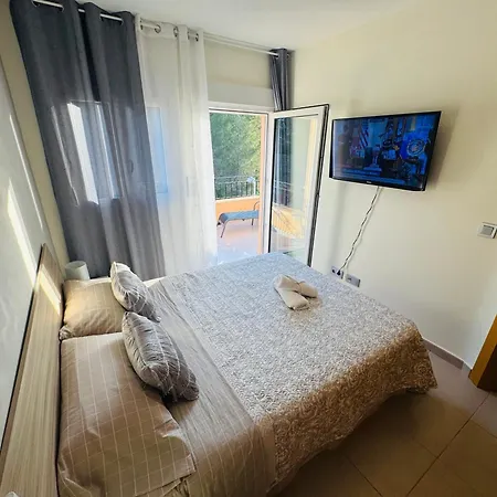 Adosado Entorno Playa Y Montana Tranquilidad Relax Jacuzzi Piscina Wifi Aire Jardin Barbacoa Y Parking Holiday home